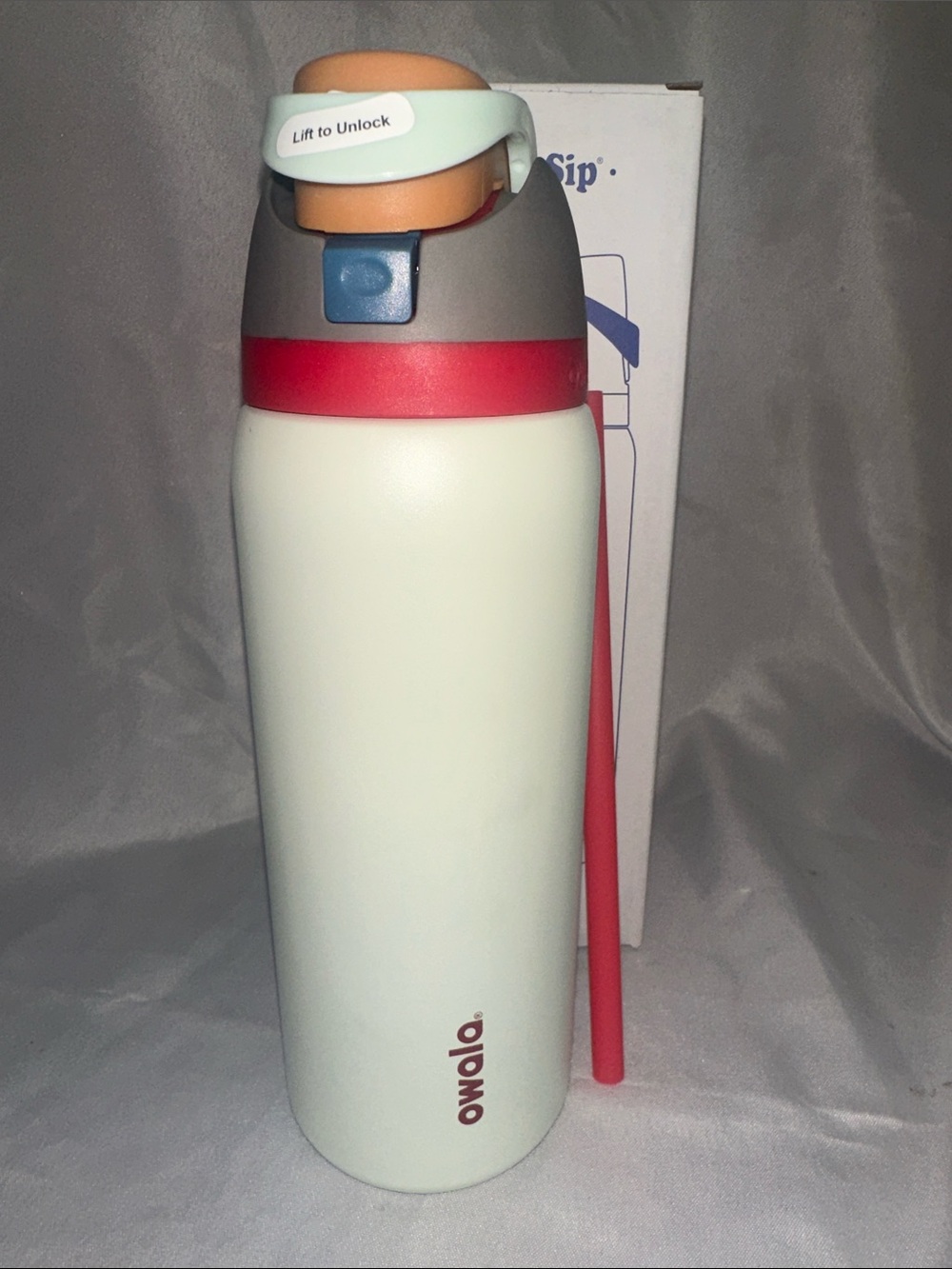 Owala insulated water bottle with a built-in straw. 32oz.